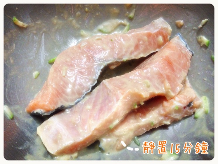 香檬蒜味烤鮭魚2