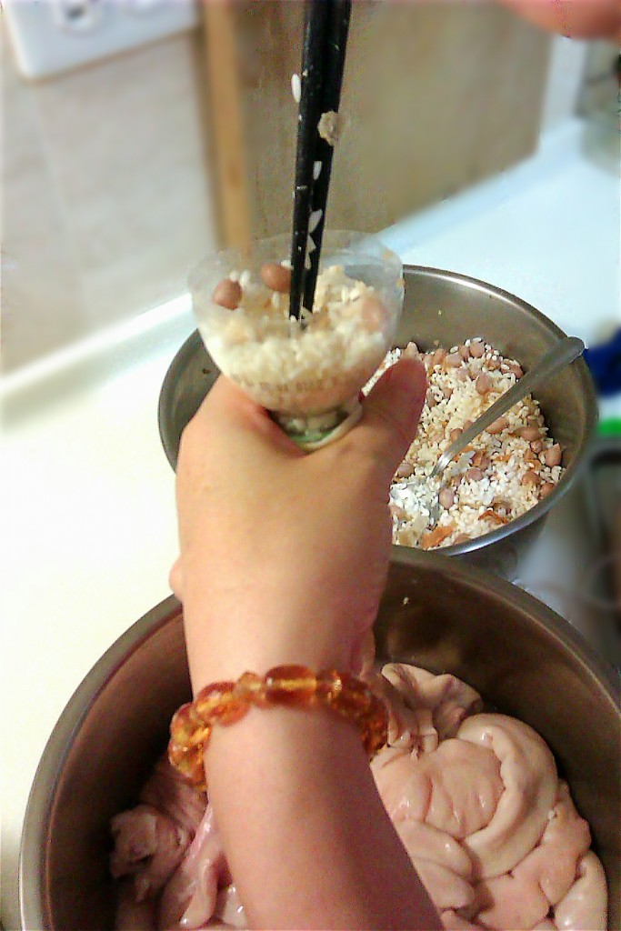 沒有灌米腸機，要怎麼灌出傳統米腸？(7)
