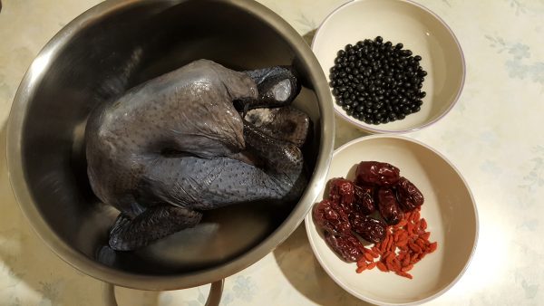 黑豆烏骨雞湯-食材