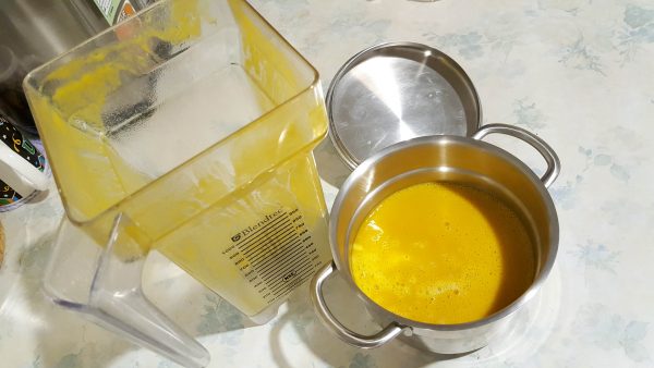 薑黃南瓜湯-全部材料攪打